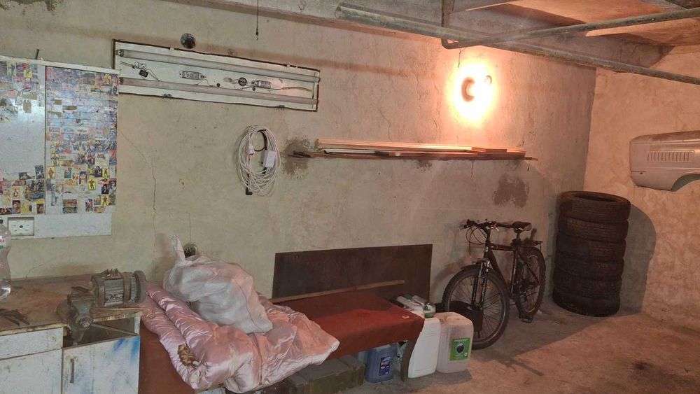 Гараж капитальний + причіп (прицеп)