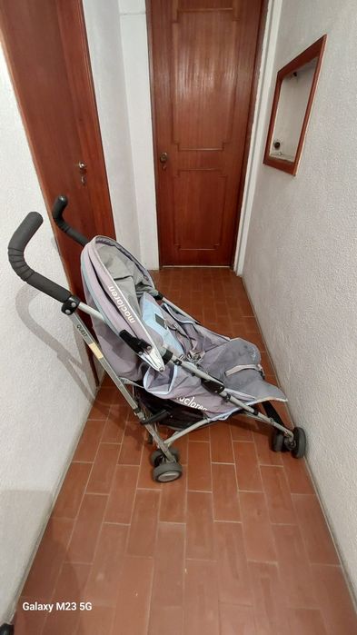 Carrinho bebé marca Maclaren