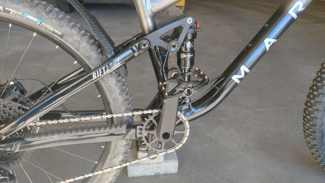 Marin Rift Zone [ 2024 ; rozm. XL ]