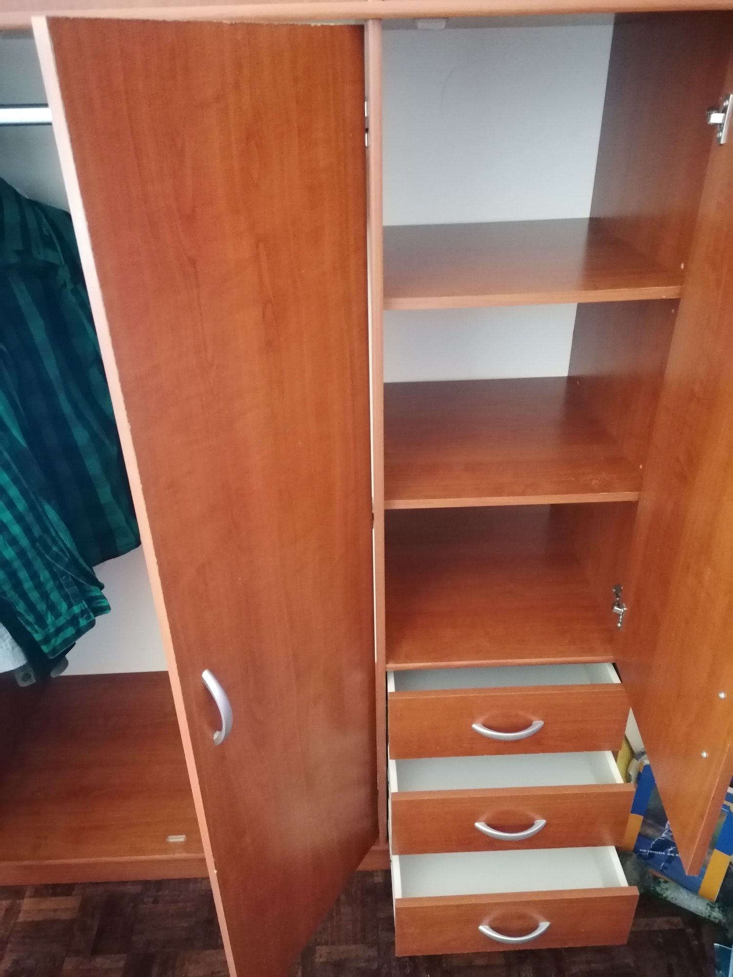 Roupeiro com entrega
