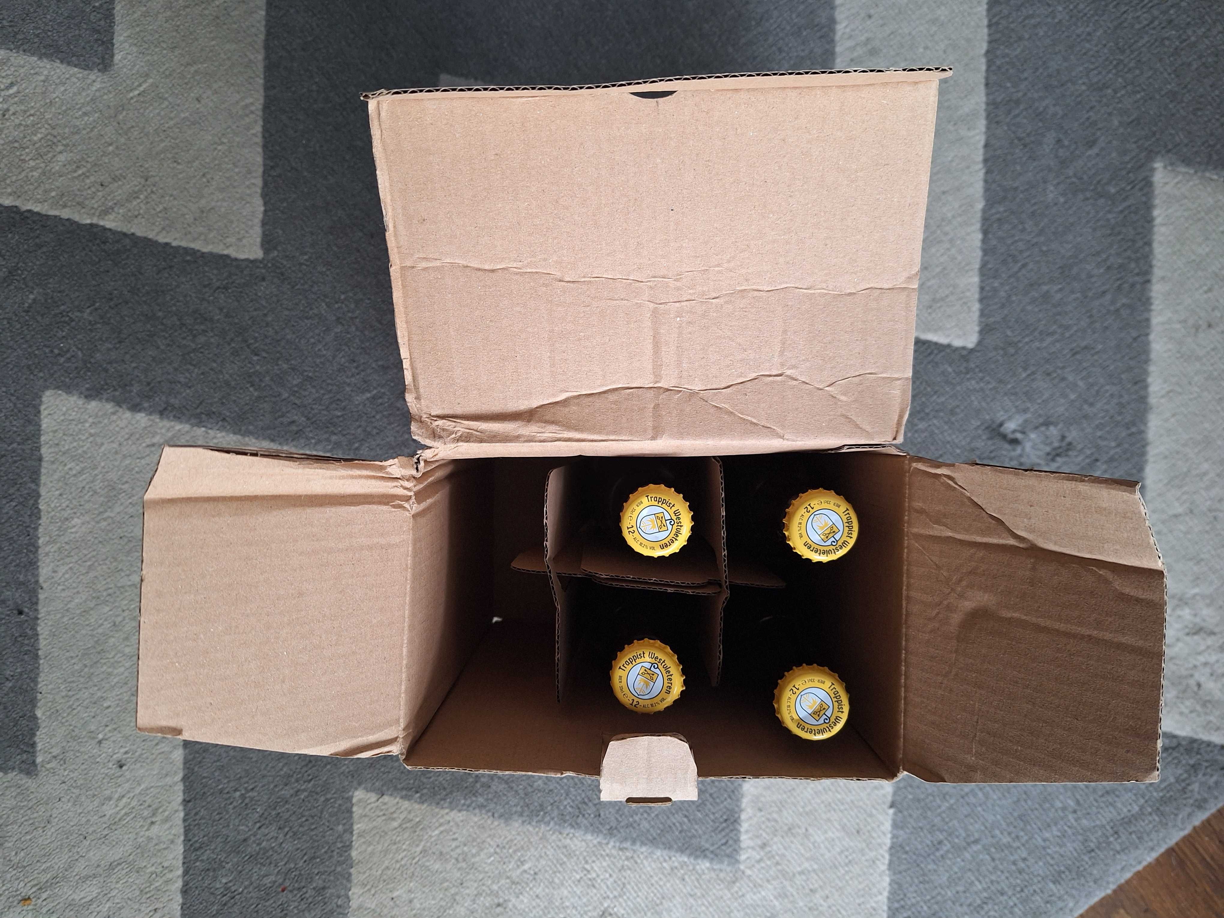 4szt butelek z kapslem, w kartonie - bezalkoholowego Westvleteren 12