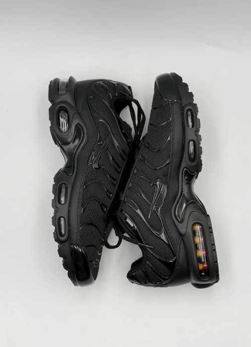 "Buty damskie Trampki"Nike_Air_Max_TN_Plus_czarny R.39