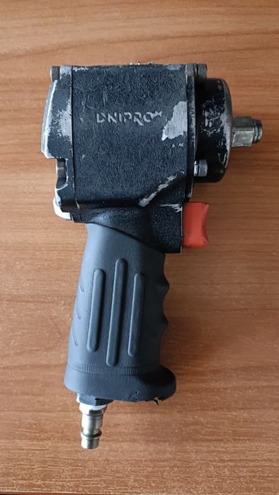 Гайковерт Dnipro m