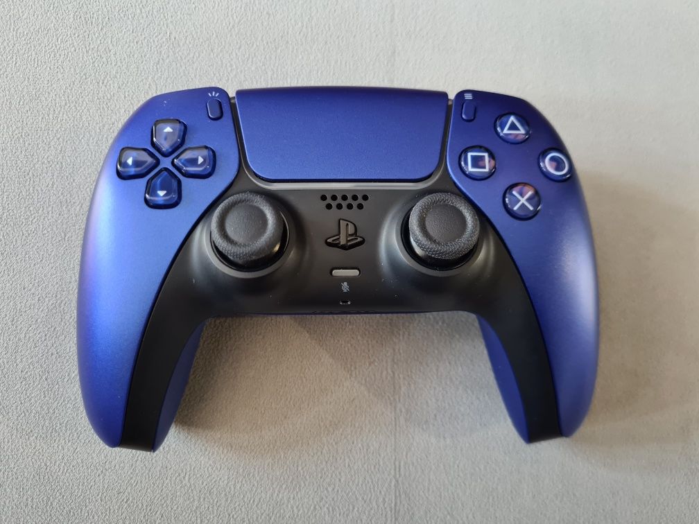 Pad do PS5 w kolorze COBALT BLUE