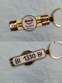 Золотий брелок для ключів з номером телефону