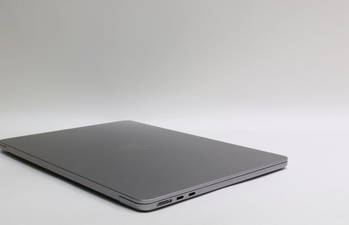 MacBook Air M2 + Magic Mouse USB-C