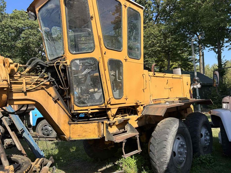 Продам грейдер ДЗ-143