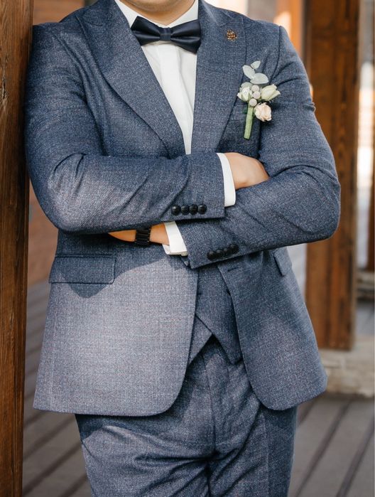 Чоловічий костюм,костюм-трійка,костюм на весілля.