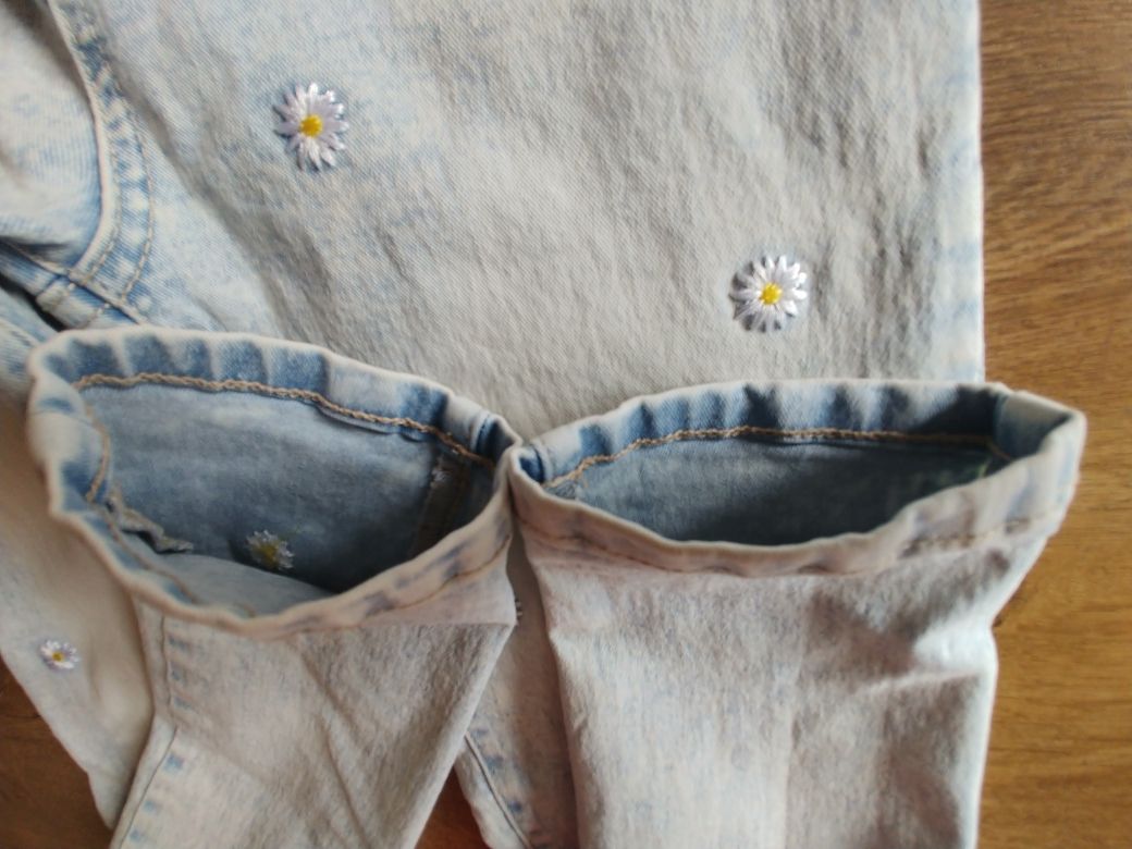 Spodnie dżinsy wyszywane kwiatki