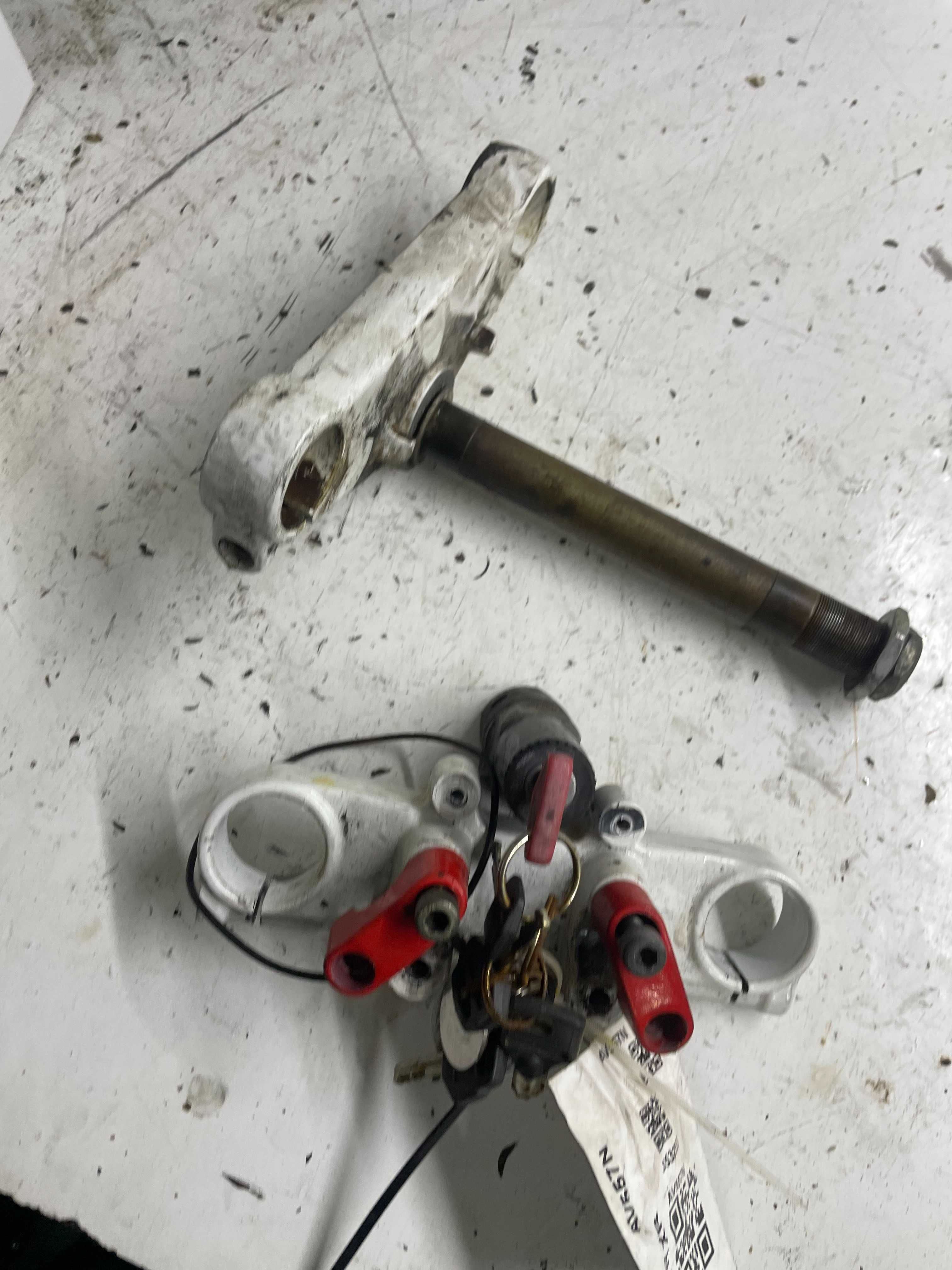 Derbi senda sm xtreme xr 50 półki zawieszenia sztyca stacyjka