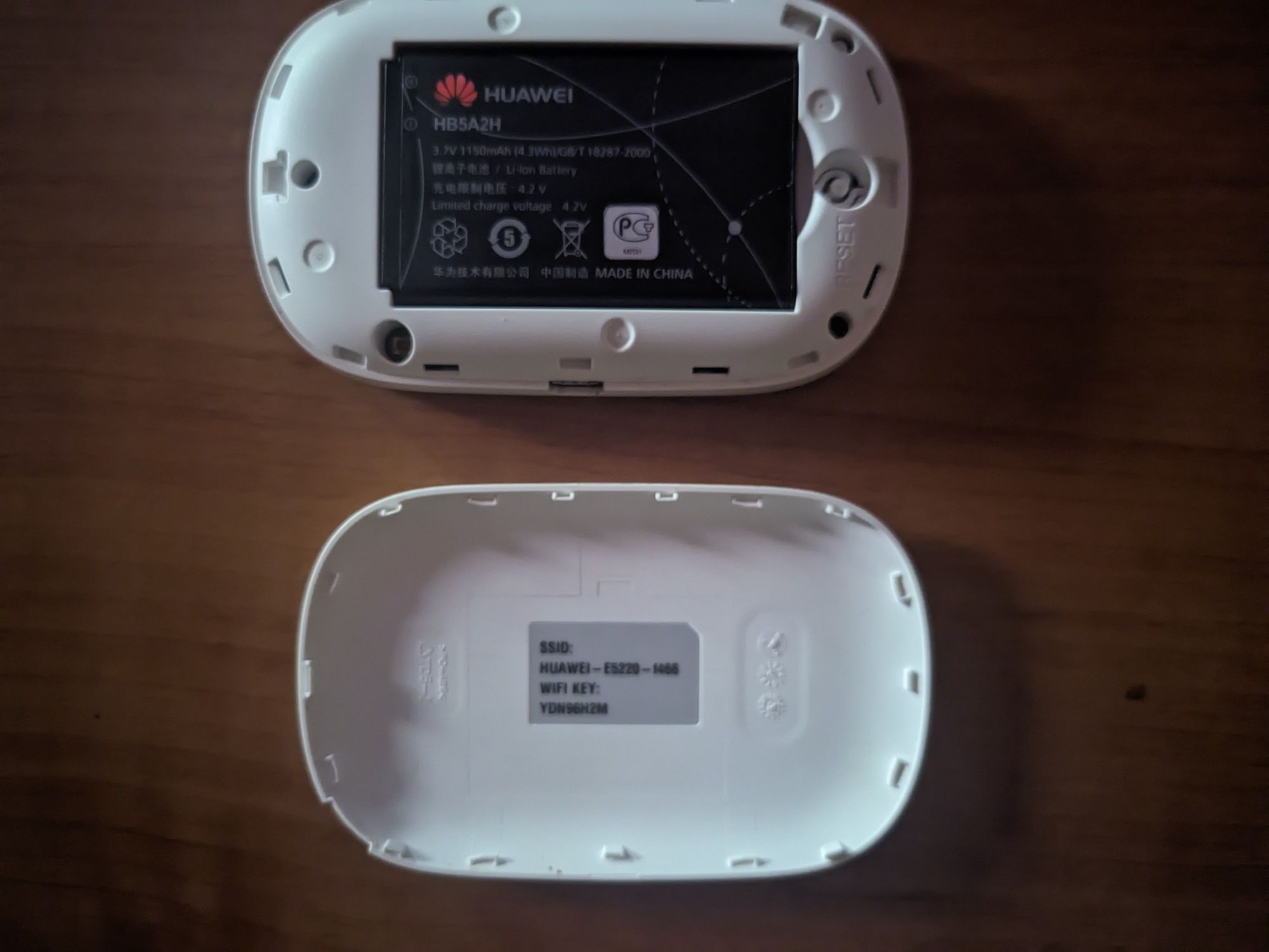 HUAWEI E5220 3G роутер