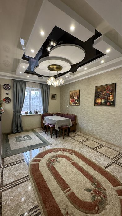 Продається просторий будинок з ландшафтною ділянкою|10 соток|266,6м2