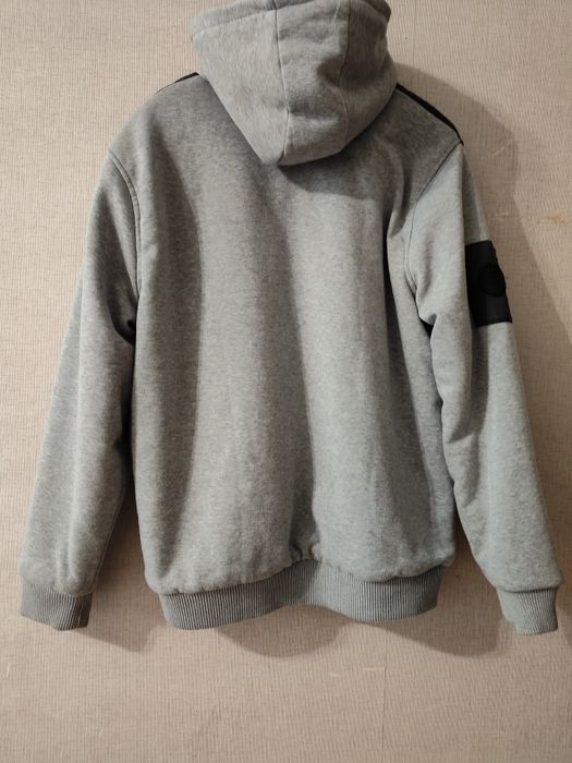 Куртка с капюшоном бомбер зимняя