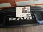 Ram 1500 DS Rebel.Grill atrapa chłodnicy. Oryginał!
