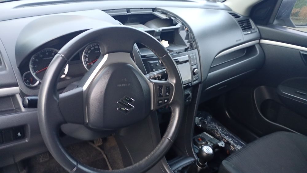 Suzuki Swift MK7 poduszki airbag kolanówka pasy komplet