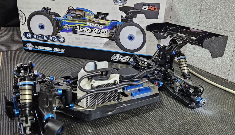 Associated rc8b4.1 radio modelismo