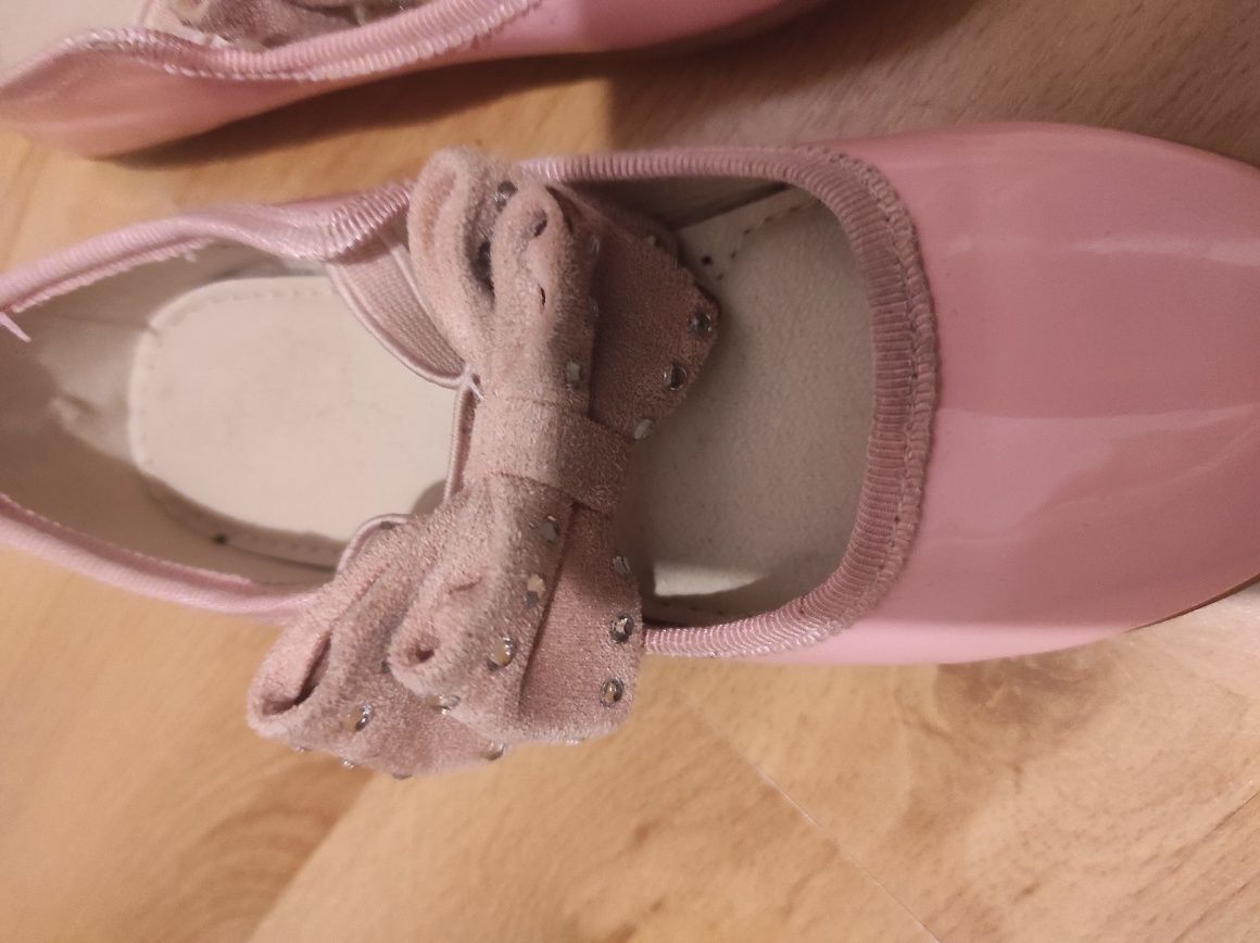 Buty buciki baletki wkładane na gumce różowe r.26 kokardy kokardki