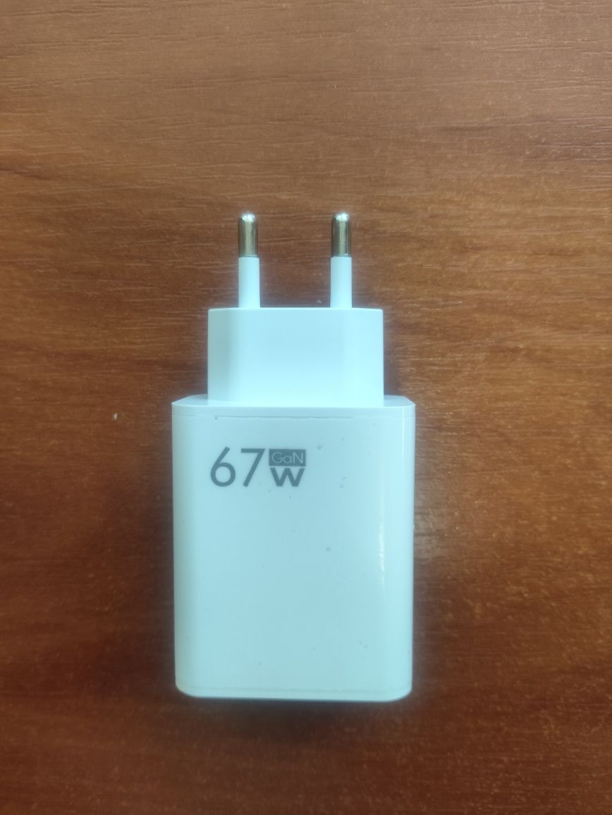 Продам швидку зарядку 67 w і інші зарядні пристрої