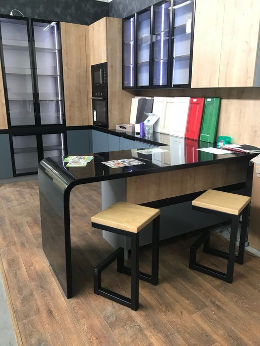 Кухня з виставки в шоурум