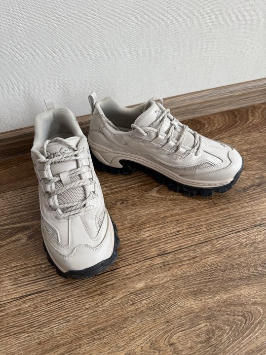 Кроссовки Skechers бежеві 38 р