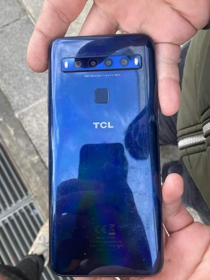 TCL 10l em bom estado