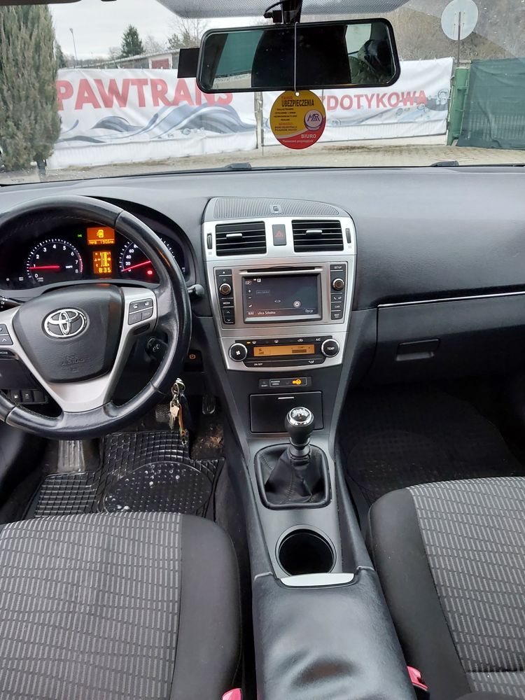 Toyota avensis kombi benzyna z gazem ZAMIANA
