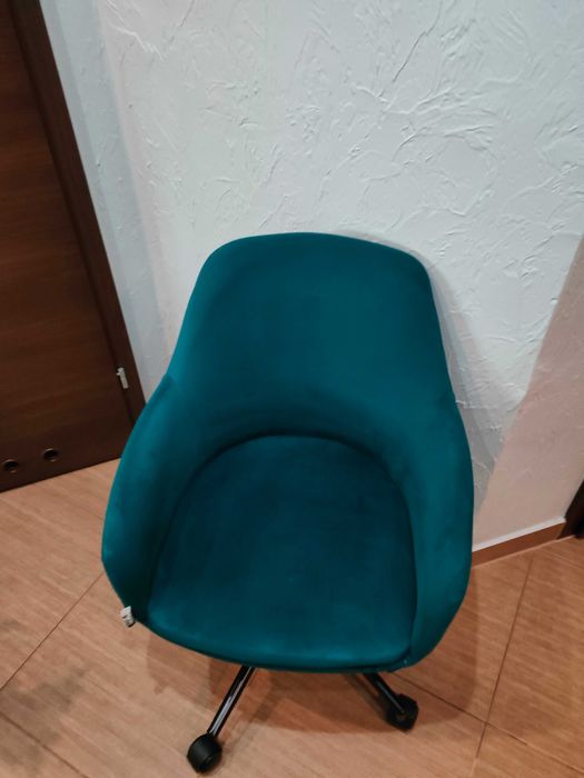 fotel obrotowy welurowy