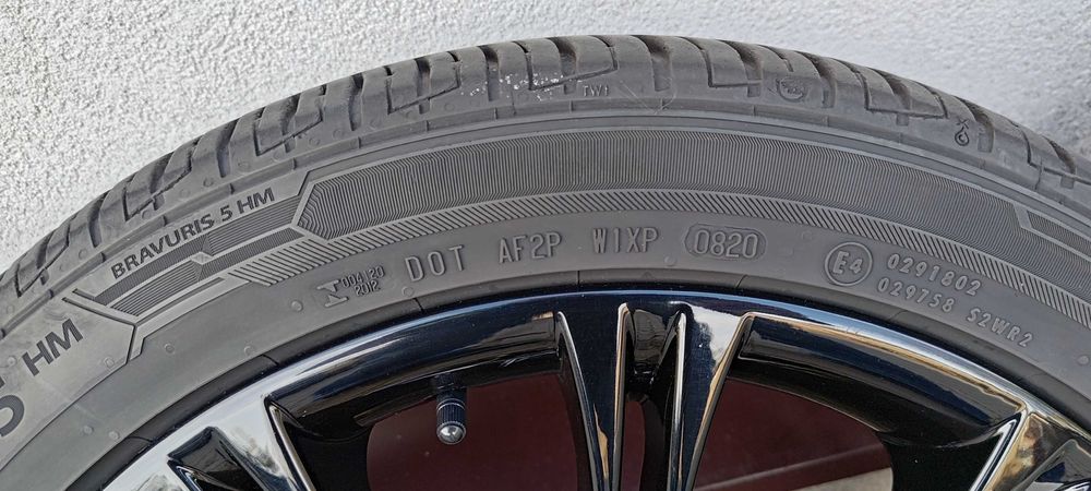 Felgi aluminiowe 18 cali BMW z oponami letnimi BARUM