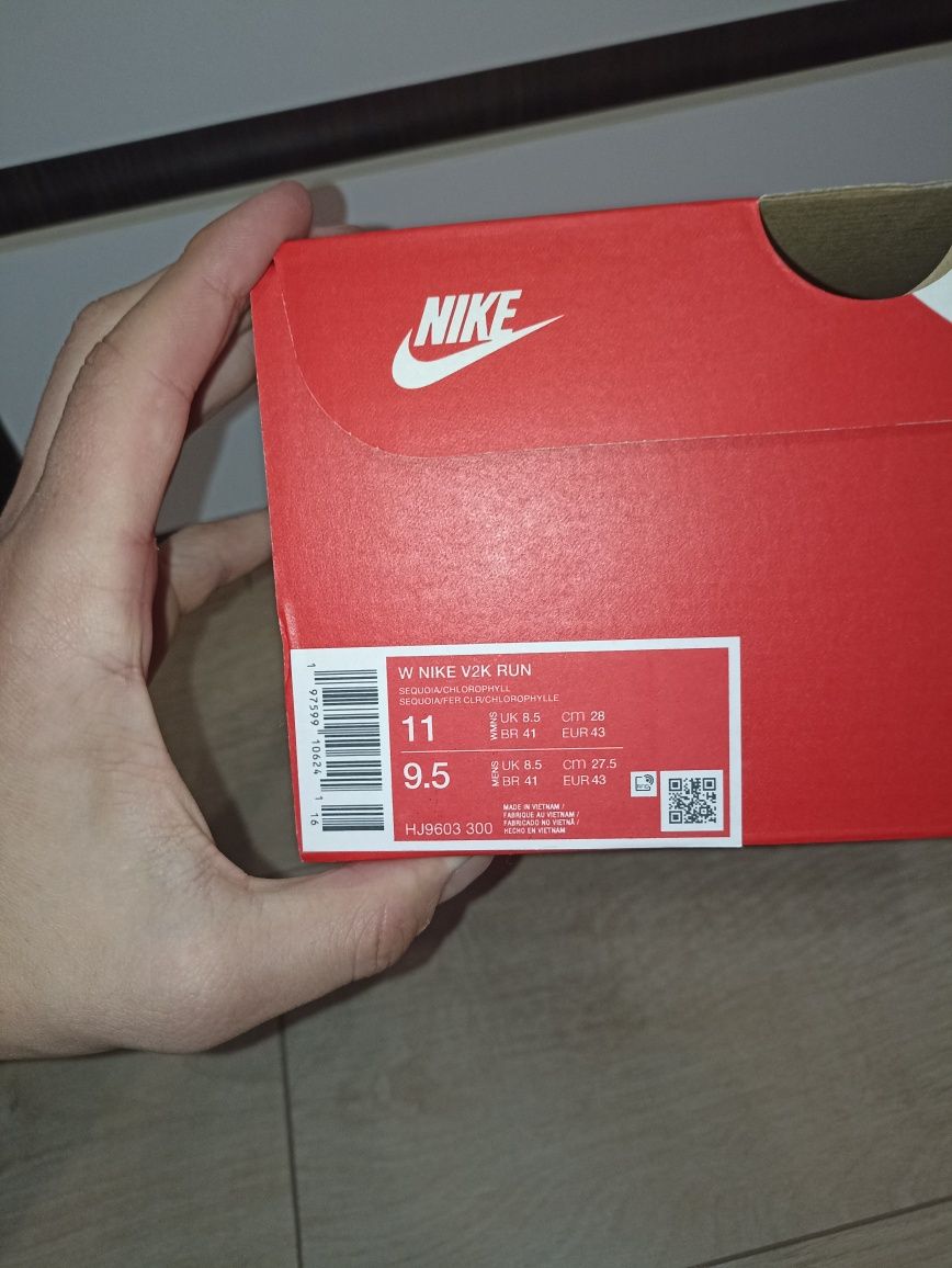 Кросівки Nike V2K Run [HG9603-300]