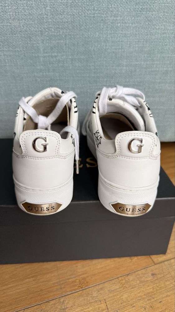 Sneakersy Guess Glanele 4 R. 38