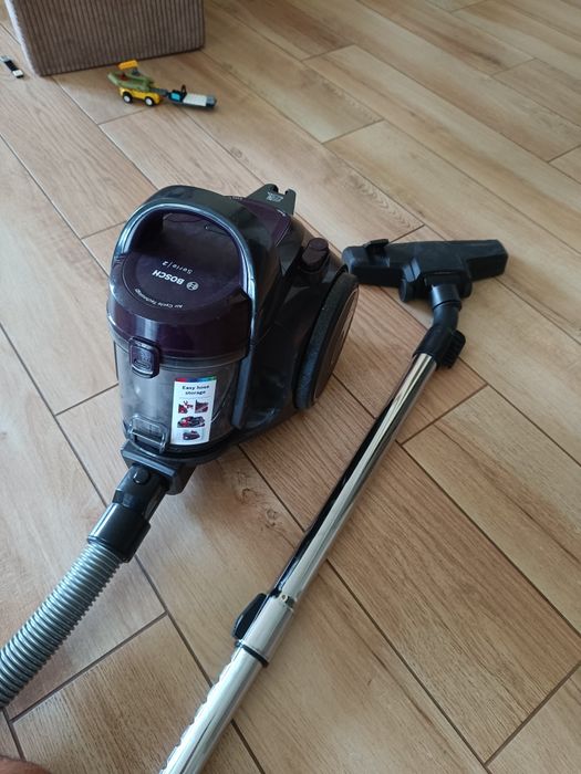 Odkurzacz bezworkowy Bosch Serie 2