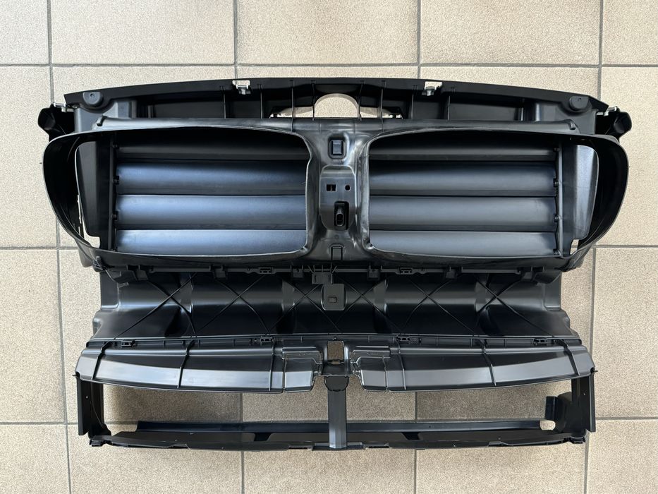 Жалюзі Ф10 ф11 установочна панель bmw f10 f11 f07 f01 дифузор разборка