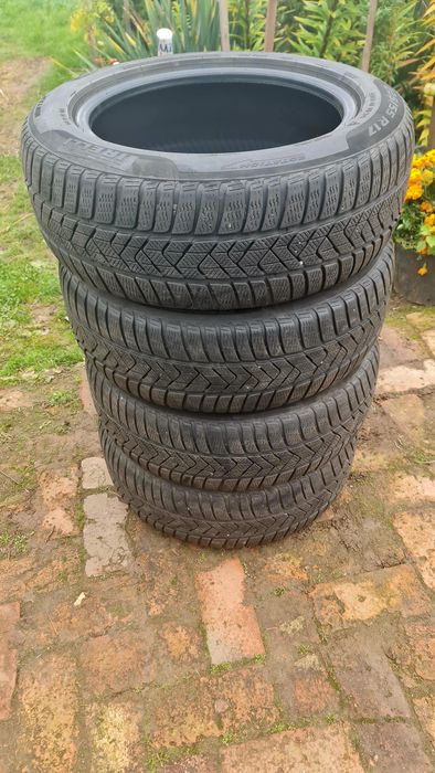 Opony zimowe Pirelli Sottozero 3 225/55R17 Runflat MOE komplet zima