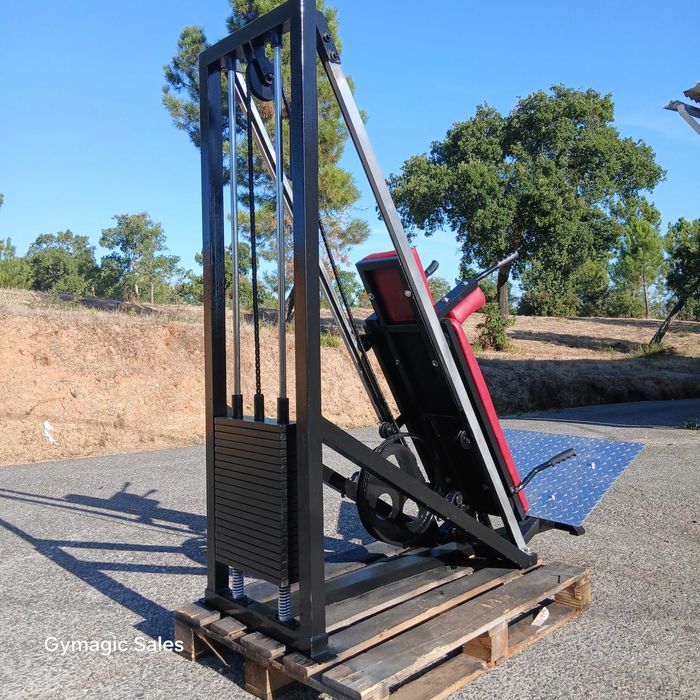 GYMAGIC- - Hack Squat TECHNOGYM