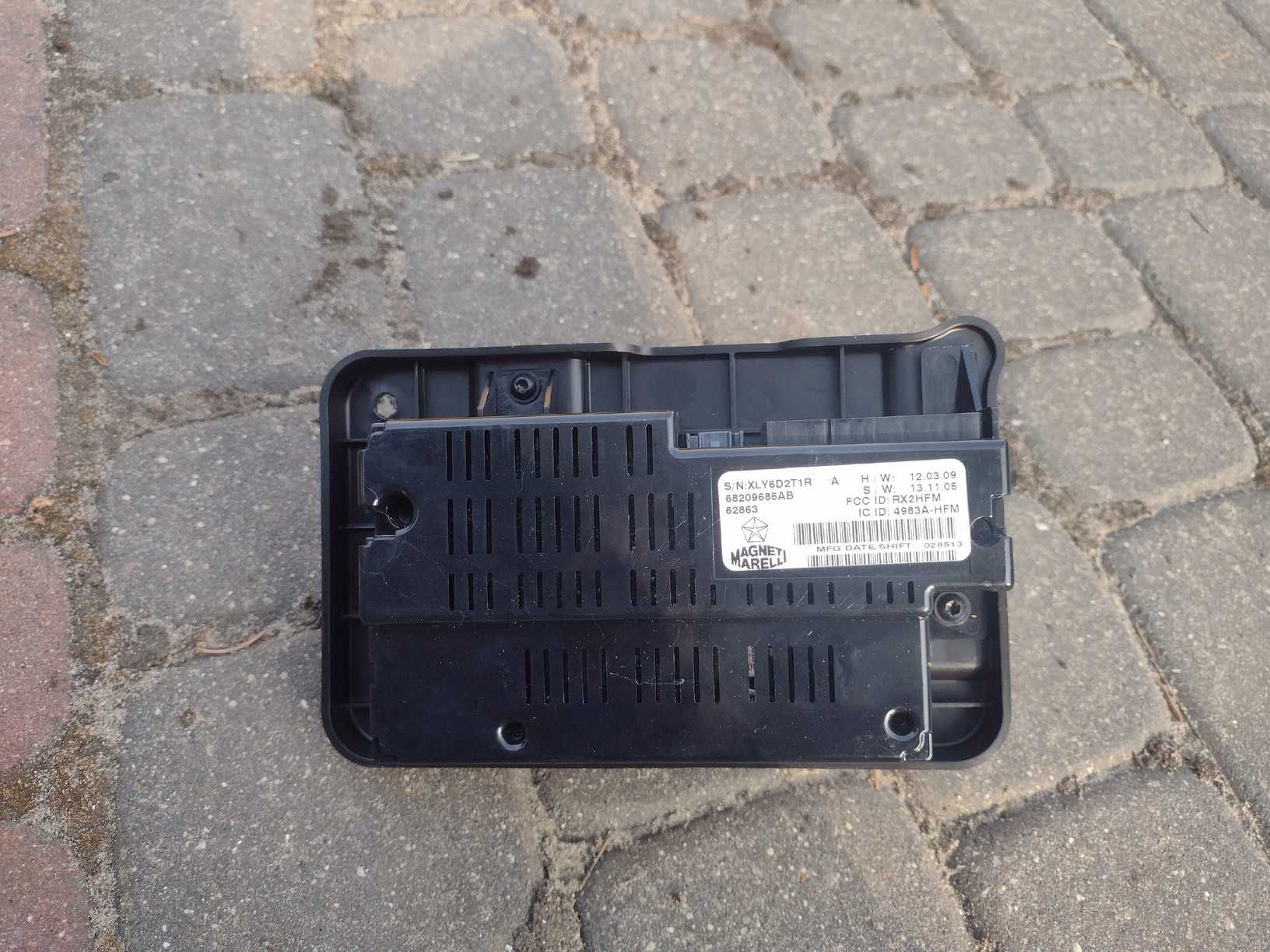 Dodge Journey Freemont 14- moduł Uconnect hands free bluetooth