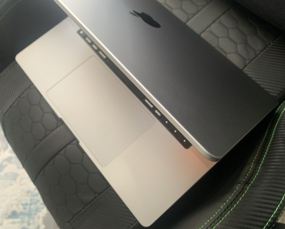 Apple Macbook Pro 16.2 M1 pro 12/14/32gb/512гб