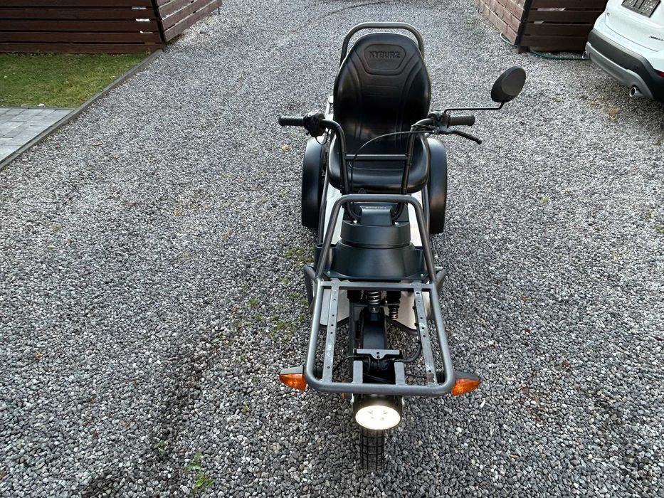 Kyburz DXP skuter pojazd elektryczny trójkołowy