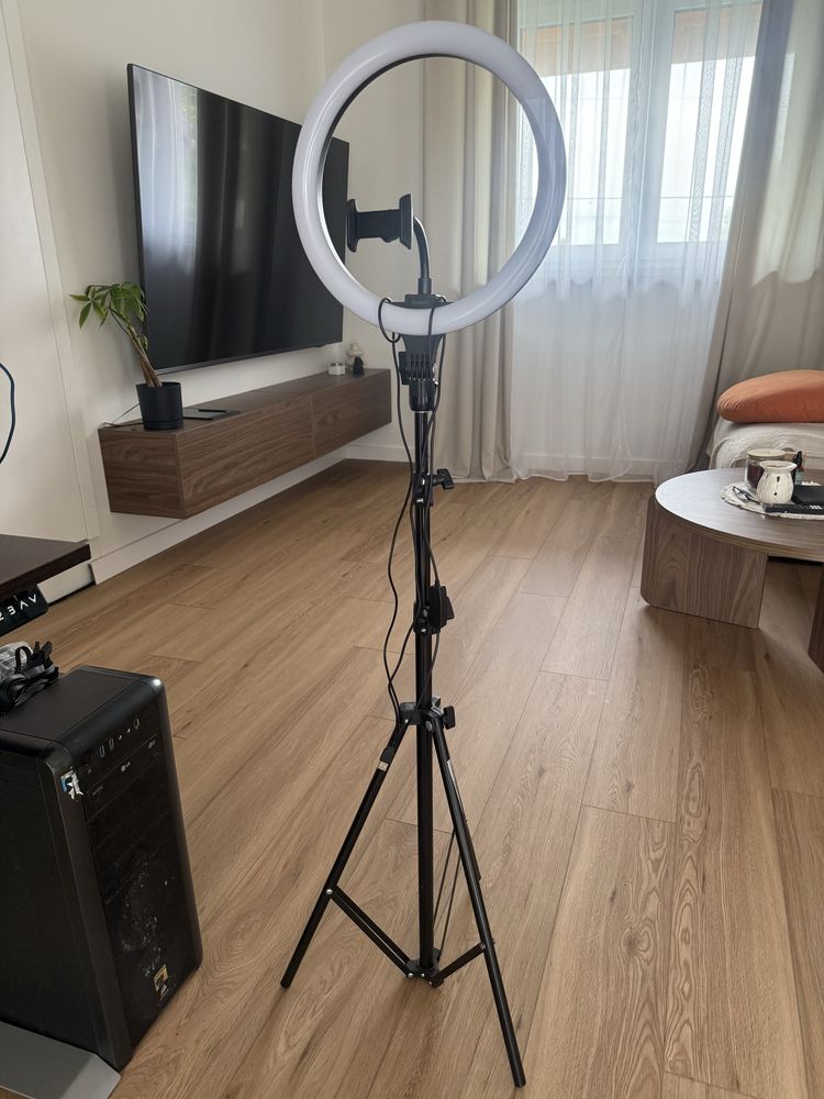 Stojak z lampą besaus
