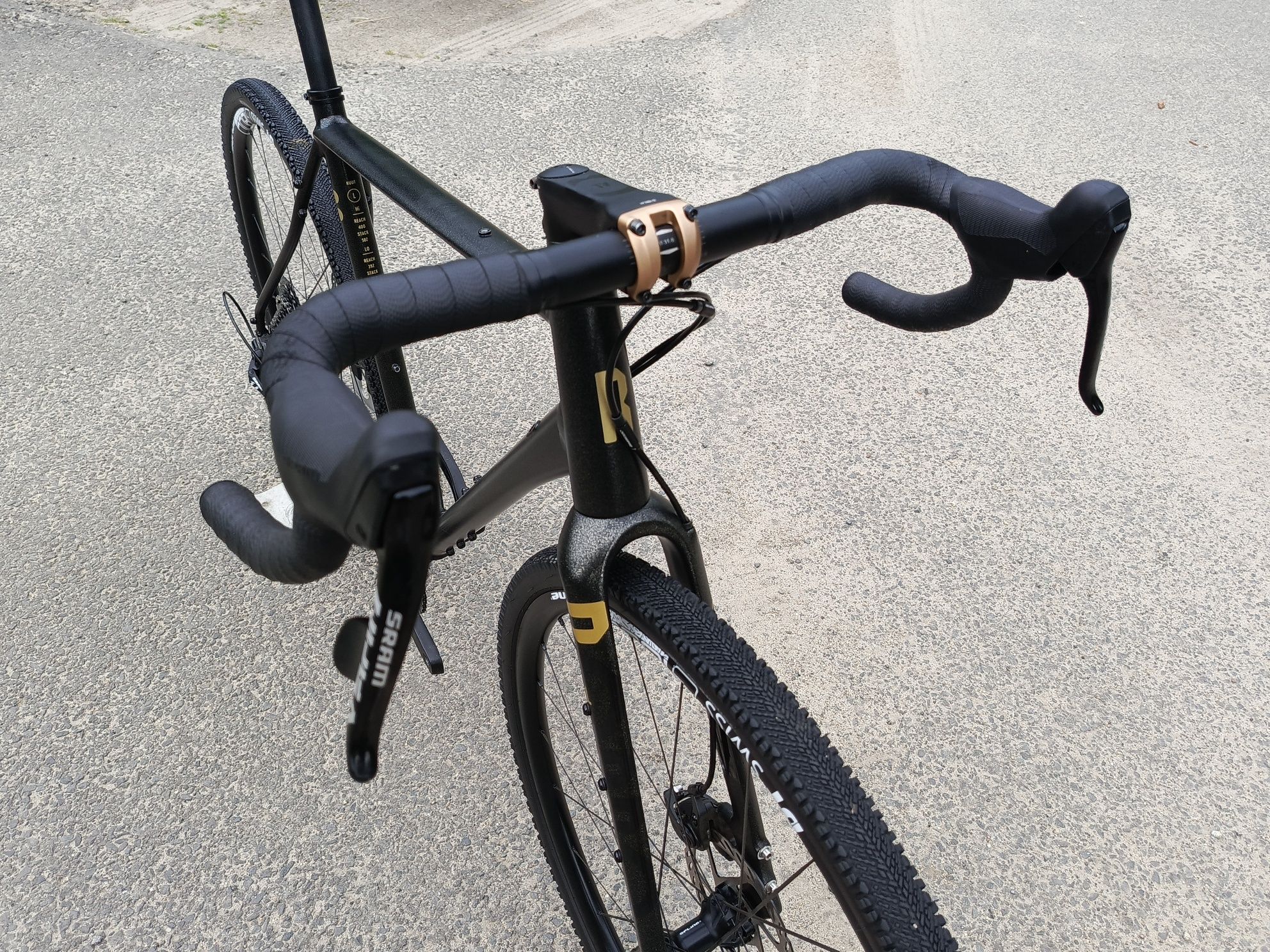 Rower gravel Rondo Ruut AL2 Sram Apex 1x11 Dt Swiss rozmiar L stan bdb