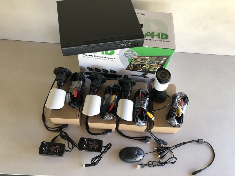 Камера відеоспостереження на 4 камери з реєстратором відеонагляду HD
