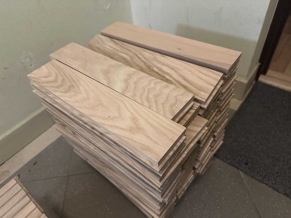 Nowy parkiet klepka jesion