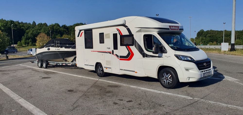 Wynajem kamper Carthago Chrzanów camper van campervan Ducato nowy 4os
