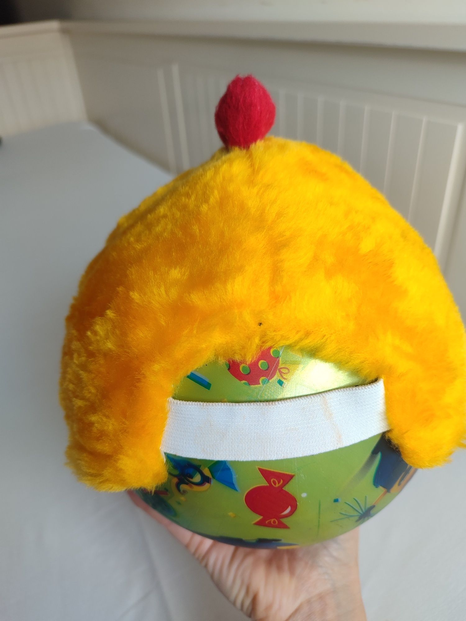 Chapéu pintinho amarelo