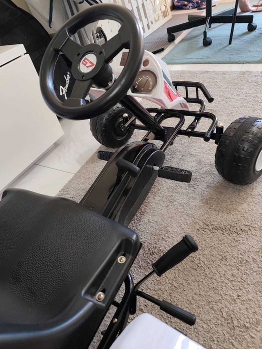 Kart Carro a Pedais com Assento Ajustável, Freio de Mão Branco e Preto