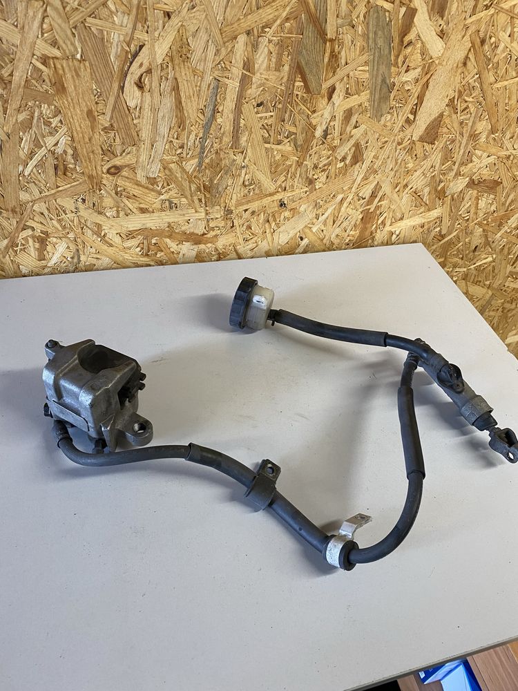 Hamulec układ hanulcowy tył tylny honda cbr 900rr sc33