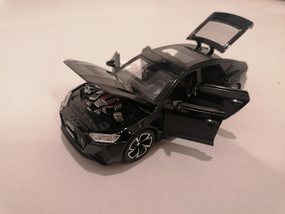 Autko Audi RS7, model 1:32, światła i dźwięk
