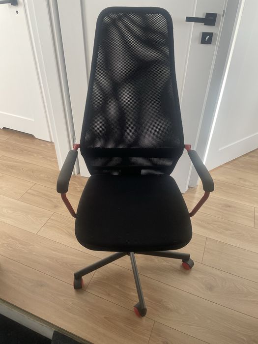 Krzeslo obrotowe HUVUDSPELARE IKEA