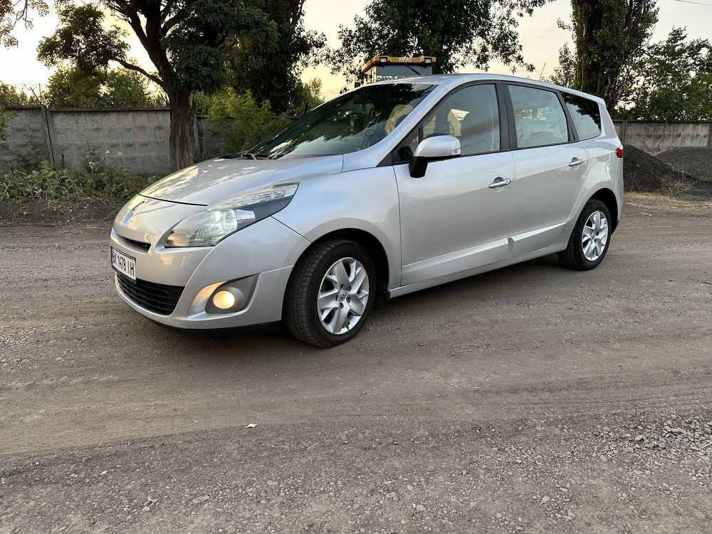 renault grand scenic 7 мест