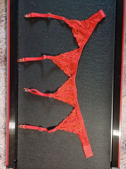 Koronkowe pasy do pończoch