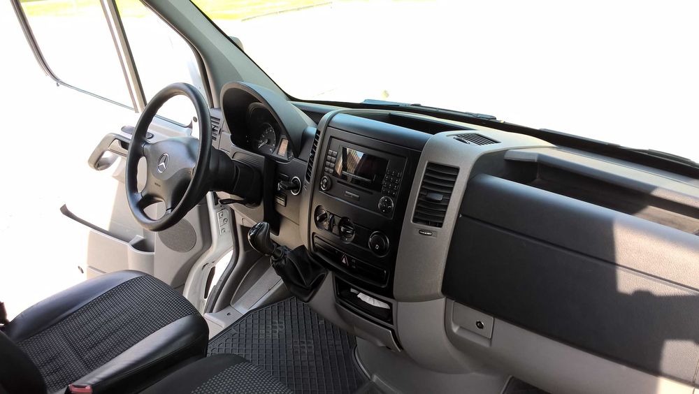 Wynajem Długoterminowy busa  - Mercedes Sprinter L1H1 do L3H2